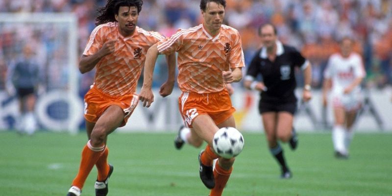 Van Basten's Legacy: From Ajax Wonderkid to Milan Icon